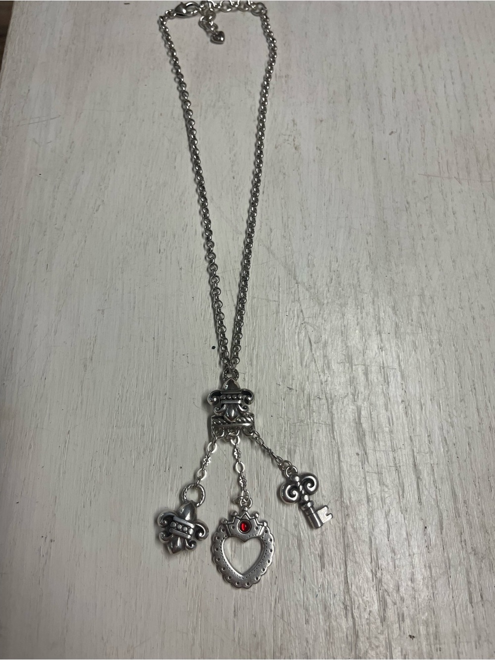 Brighten the heart is true vintage necklace